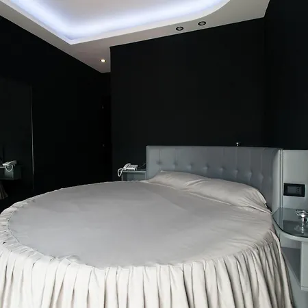Fly Boutique Hotel Naples