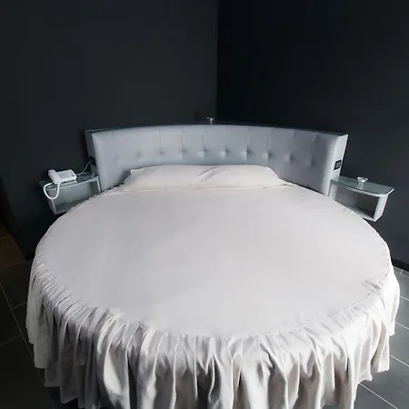 Fly Boutique 3* Naples