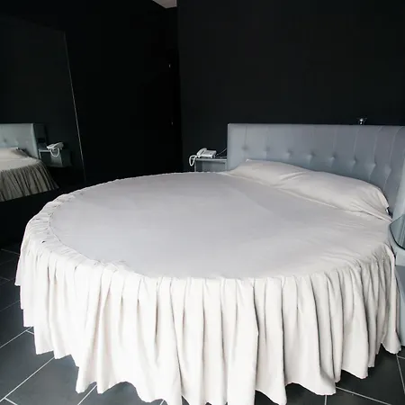 Fly Boutique Hotel Naples