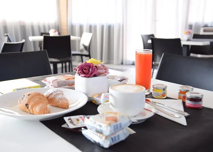 Fly Boutique Hotel 3*